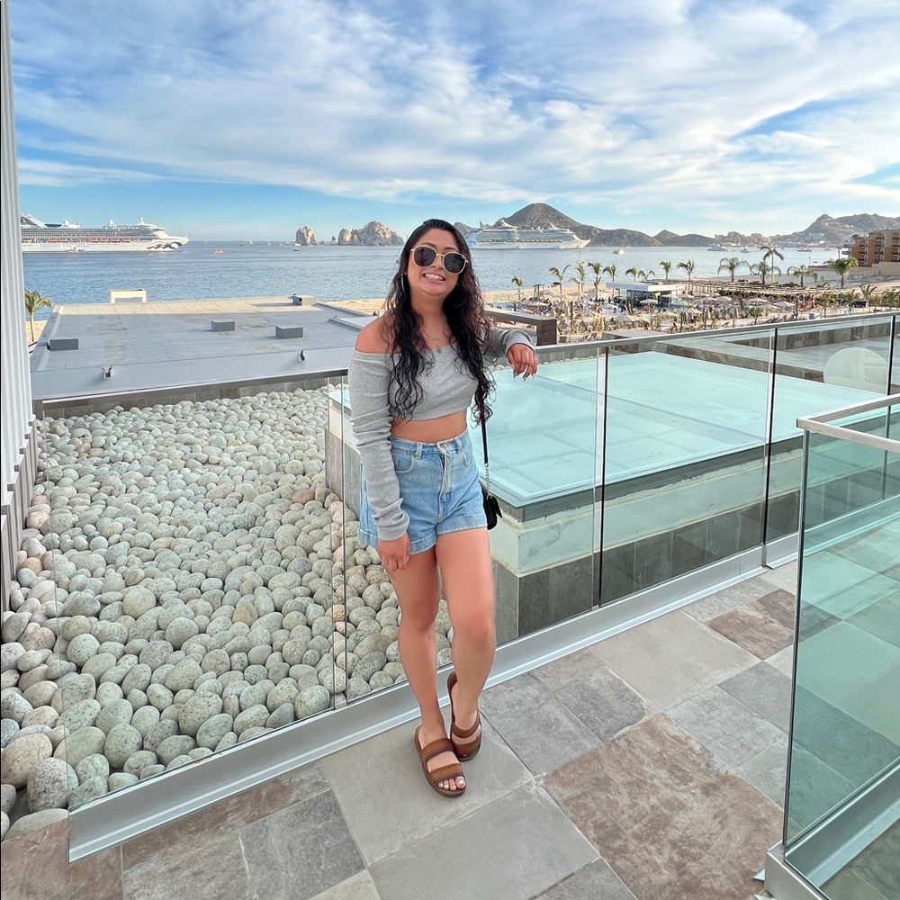 Off-Shoulder Ribbed Knitted Crop Top - Picture 4 of 5